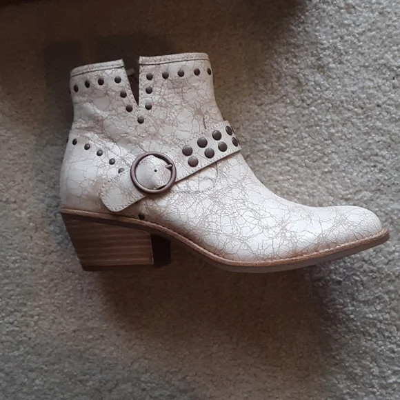Soft ankle boots - Picture 3 of 7